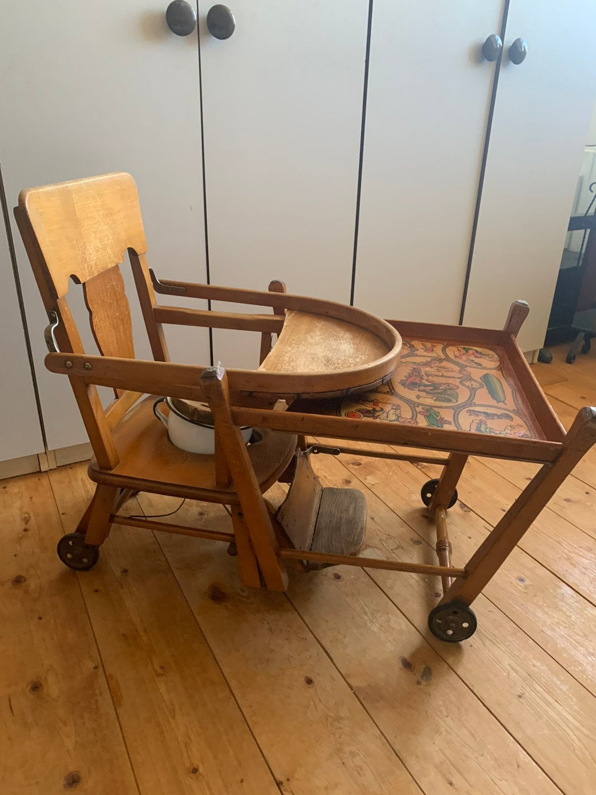 Kinderstoel jaren 1930 met decoratie en potje, Antiek en Kunst, Ophalen
