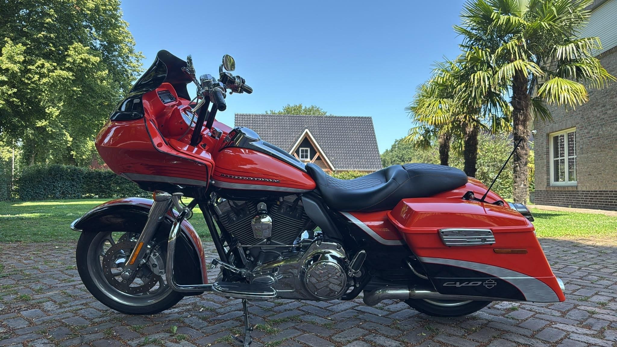Harley Davidson Road Glide 110 FLTRSE3 CVO Roadglide Screami, Laan van Vredenoord 33
2289 DA  Rijswijk, NL, H-DCUSTOMERSERVICE@Harley-Davidson.com