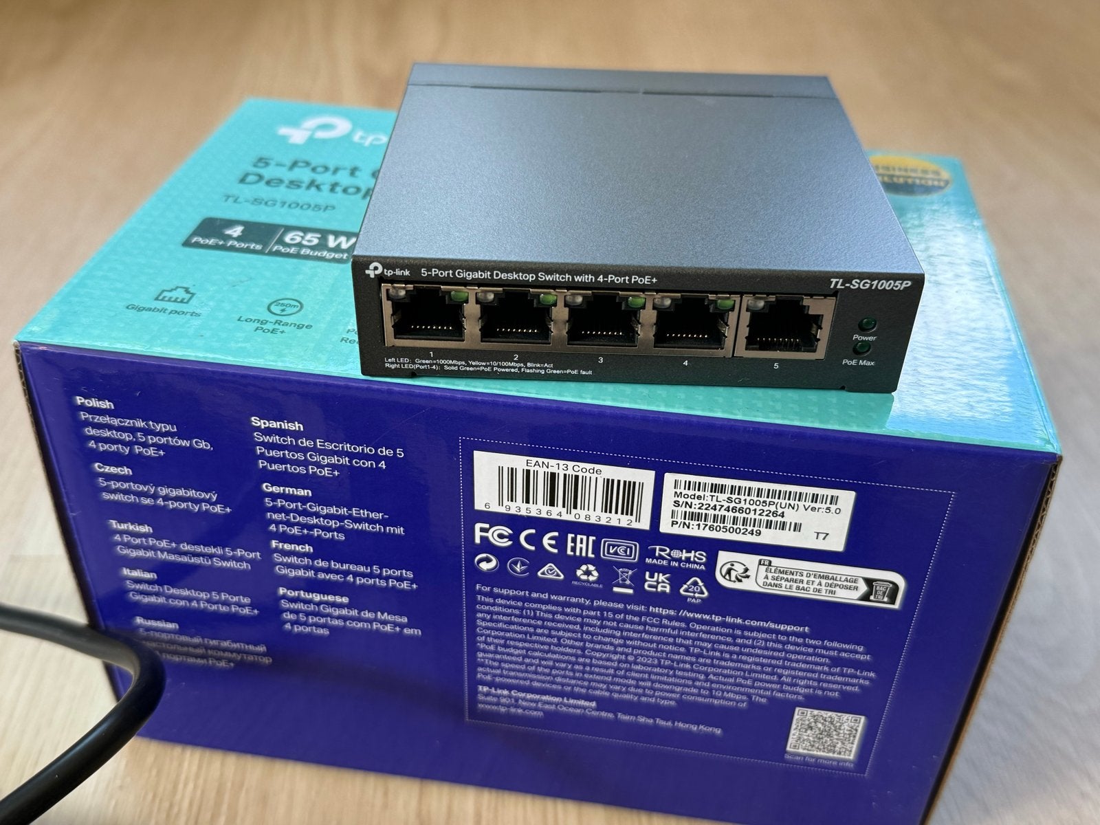 TP-Link TL-SG1005P 5-Poort Gigabit Desktop PoE+ Switch, Ophalen of Verzenden, Zo goed als nieuw