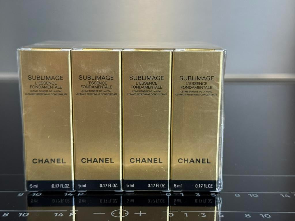Chanel sublimage L’essence fondamentale concentrate 4x5ml, Ophalen of Verzenden, Nieuw, Gehele gezicht, Verzorging