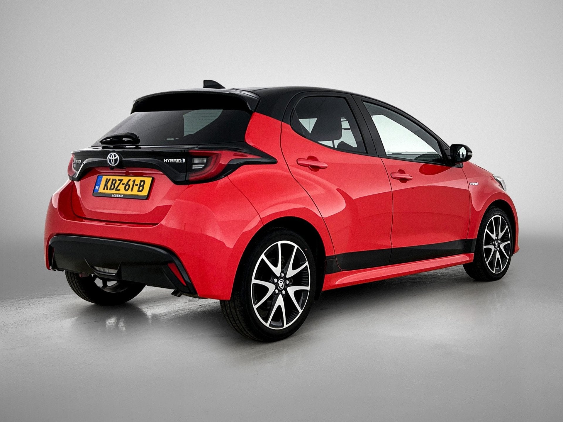 Toyota Yaris 1.5 Hybrid Launch Edition Limited | Head-Up Dis, Auto's, 12 maanden, 450 kg, Gebruikt, Bedrijf
