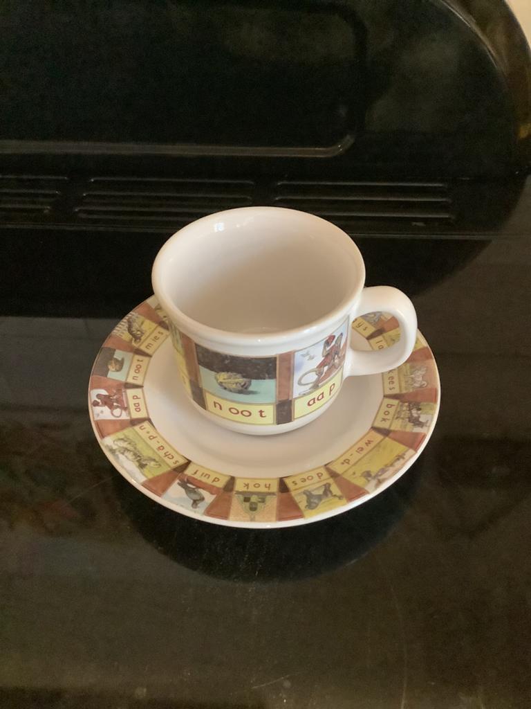 Vintage Kinderkopje en Schotel. Aap, noot, mies., Gebruikt, Keramiek, Ophalen of Verzenden, Overige stijlen