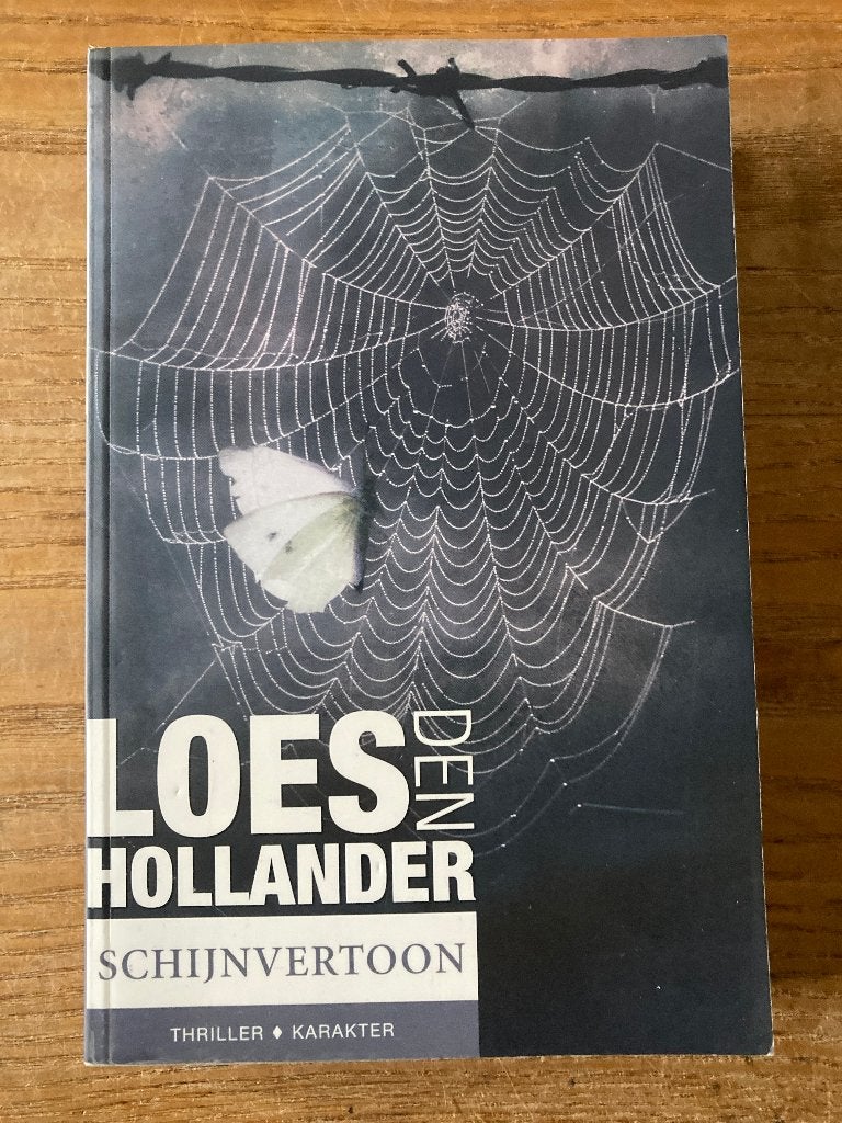 Loes den Hollander - Schijnvertoon, Ophalen of Verzenden, Gelezen, Loes den Hollander