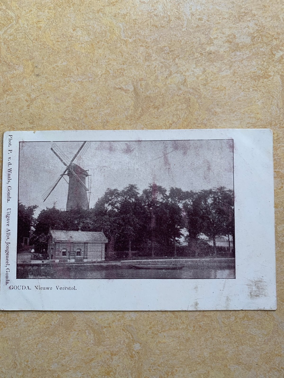 Oude Ansichtkaart Gouda, Nieuwe Veerstol met Molen, Ophalen of Verzenden, Voor 1920, Ongelopen, Zuid-Holland