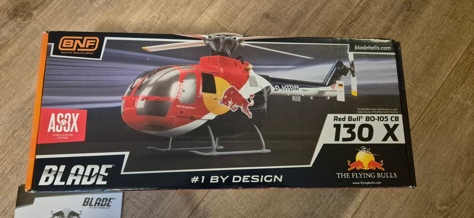 Blade Red Bull BO 105 schaal elektrische helikopter, Hobby en Vrije tijd, Modelbouw | Vliegtuigen en Helikopters, Helikopter, Zo goed als nieuw