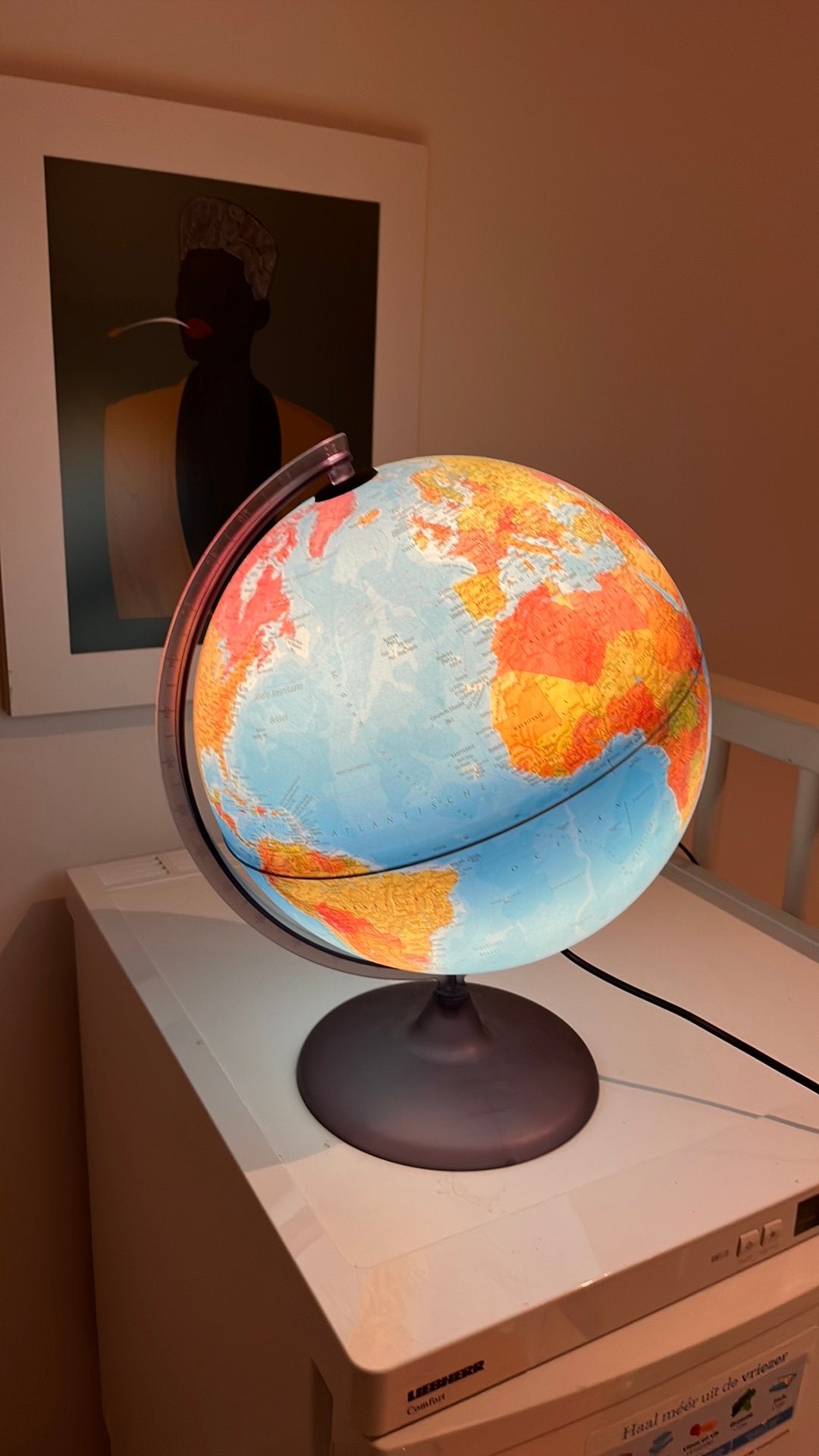 Wereldbol / globe verlicht, Ophalen of Verzenden, Zo goed als nieuw