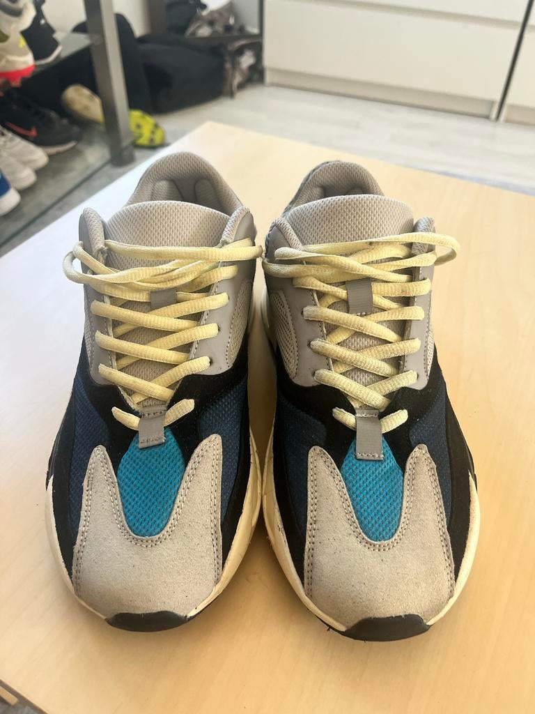 Yeezy Boost 700 Wave Runner - Zo goed als nieuw, Ophalen of Verzenden, Zo goed als nieuw, Overige kleuren, Sneakers of Gympen