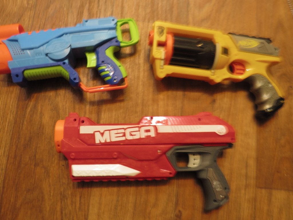 3 verschillende nerf blasters maverick explorer magnus, Kinderen en Baby's, Speelgoed | Buiten | Actiespeelgoed, Ophalen of Verzenden