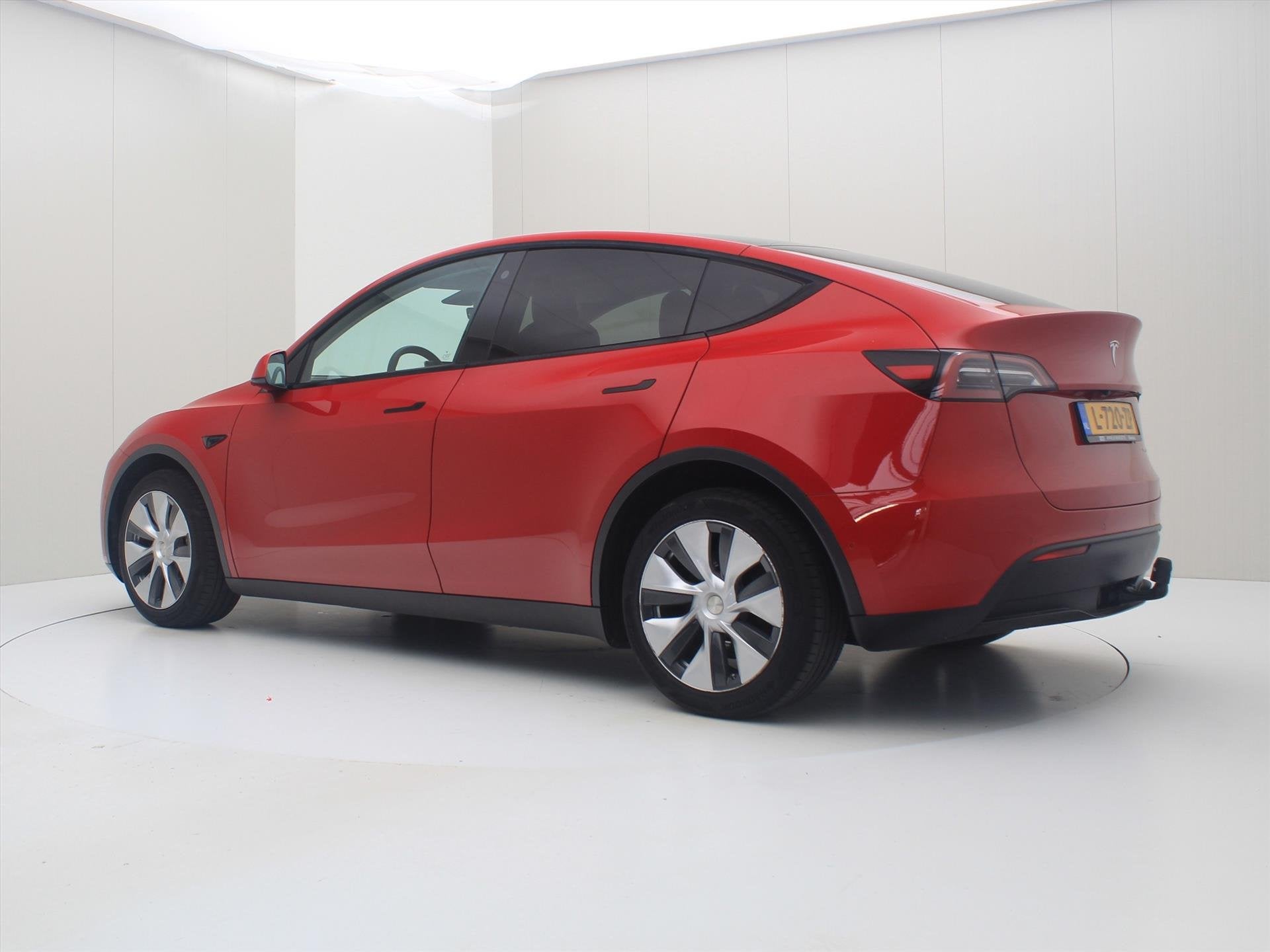 Tesla Model Y Long Range 351pk AWD 90,2 SoH [ TREKHAAK+AUTOP, Automaat, Dealer onderhouden, Gebruikt, Zwart