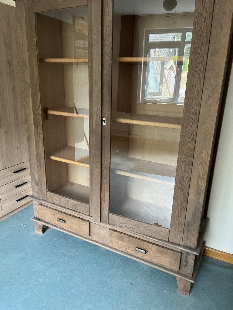 Prachtige eiken vitrine/buffetkast in landelijke stijl., Huis en Inrichting, Kasten | Buffetkasten, Ophalen, Glas, Gebruikt, 200 cm of meer