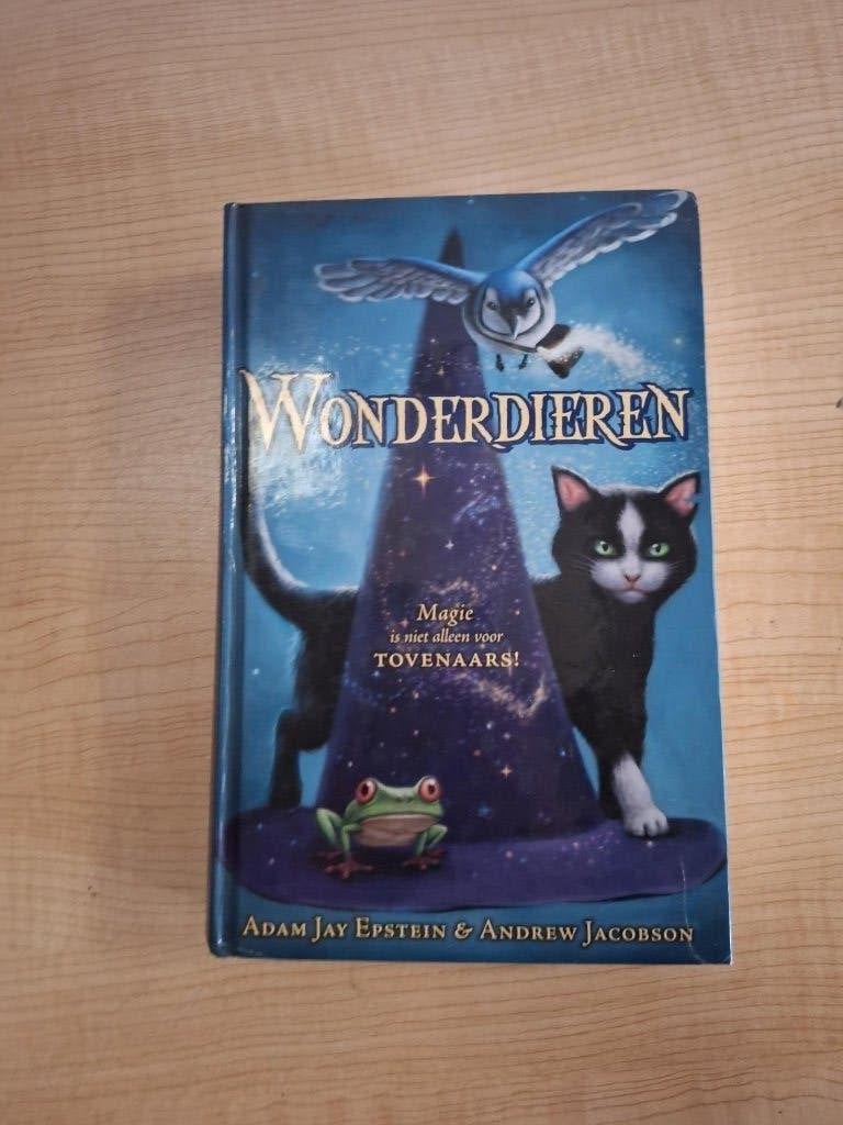 boek wonderdieren Magie is niet alleen voor tovenaars, Boeken, Ophalen of Verzenden, Zo goed als nieuw, Fictie algemeen