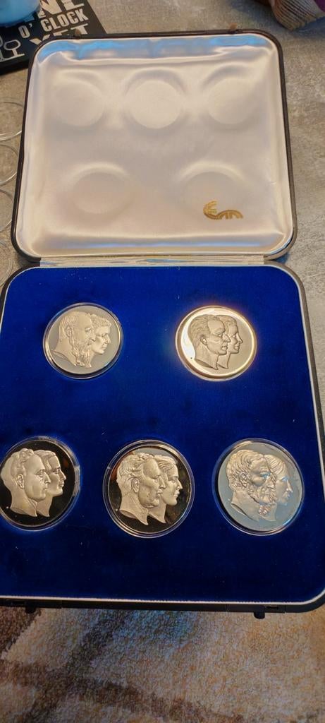 Zeldzame proof zilver medailleset-150jaar Belgische Dynastie, Setje, Zilver, Ophalen of Verzenden, Zilver
