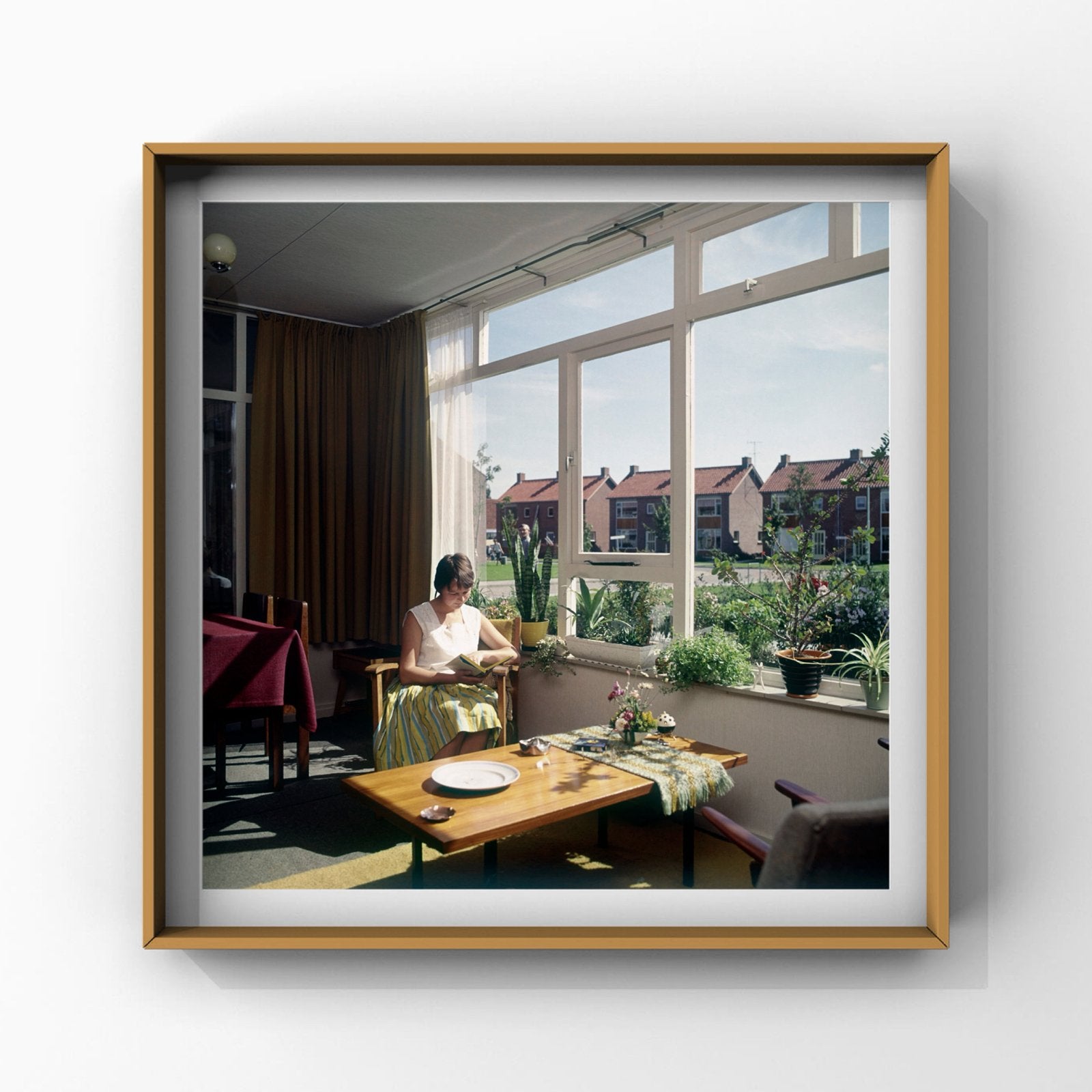 1x mid century interieur | Lezende dame in het zonnetje 1961, Huis en Inrichting, Woonaccessoires | Schilderijen, Tekeningen en Foto's