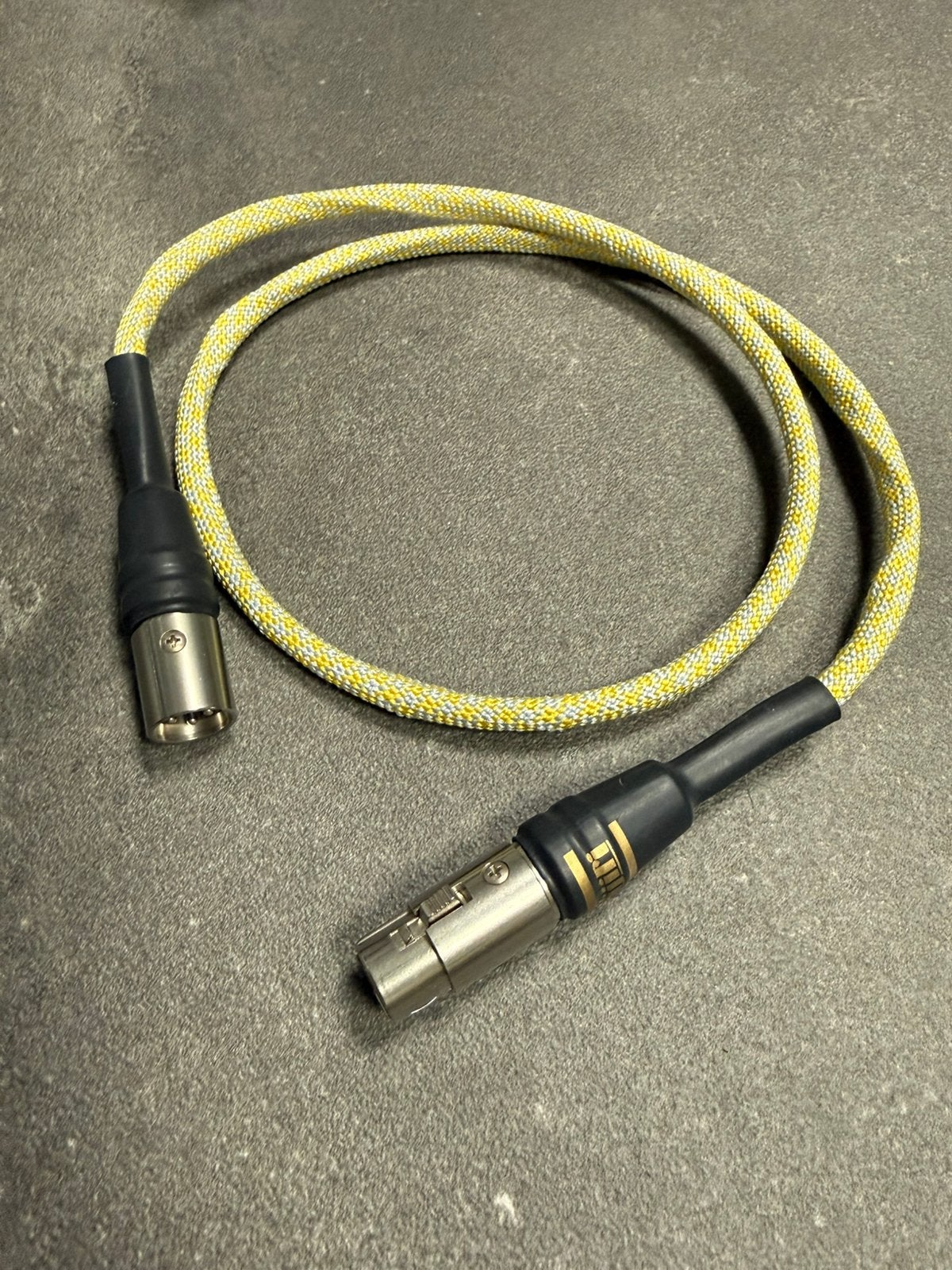 Harmonix HIJIRI HDG-X10 Digital AES/EBU (XLR) Cable 1m, Ophalen of Verzenden, Zo goed als nieuw, Minder dan 2 meter, Interlink-kabel
