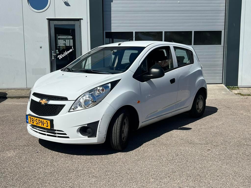Chevrolet Spark 1.0 Bifuel 2011 Wit, Auto's, 15 km/l, 37 €/maand, 4 cilinders, Wit