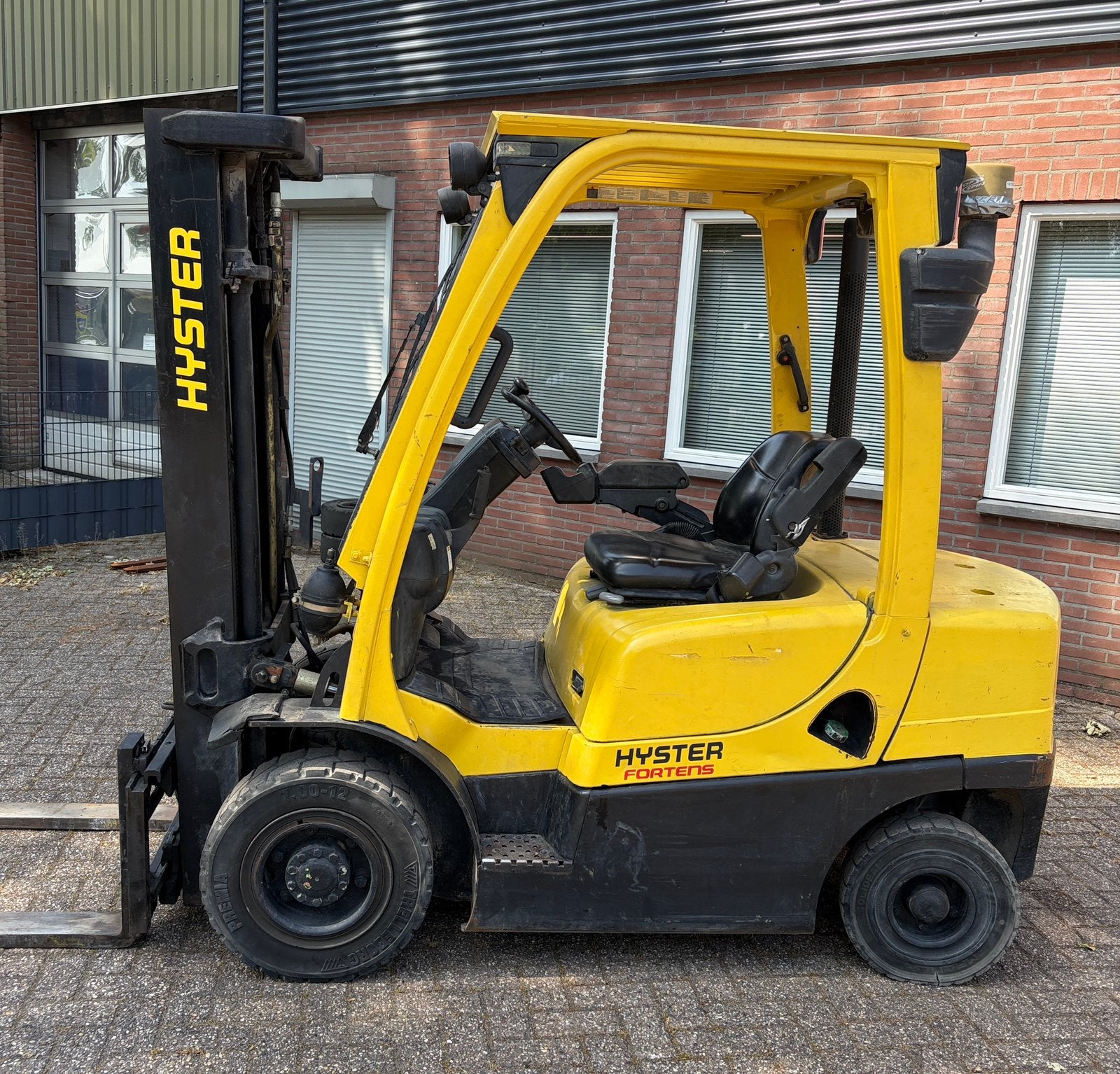 Hyster 2.5 t diesel triplo mast bj 2005, Zakelijke goederen, Machines en Bouw | Heftrucks en Intern transport, Ophalen, Diesel