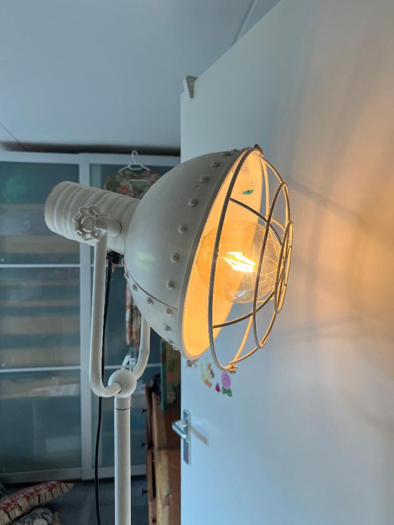 BePureHome wit industriele vloerlamp metalen lamp spotlight, Ophalen of Verzenden, Zo goed als nieuw, Metaal, 150 tot 200 cm