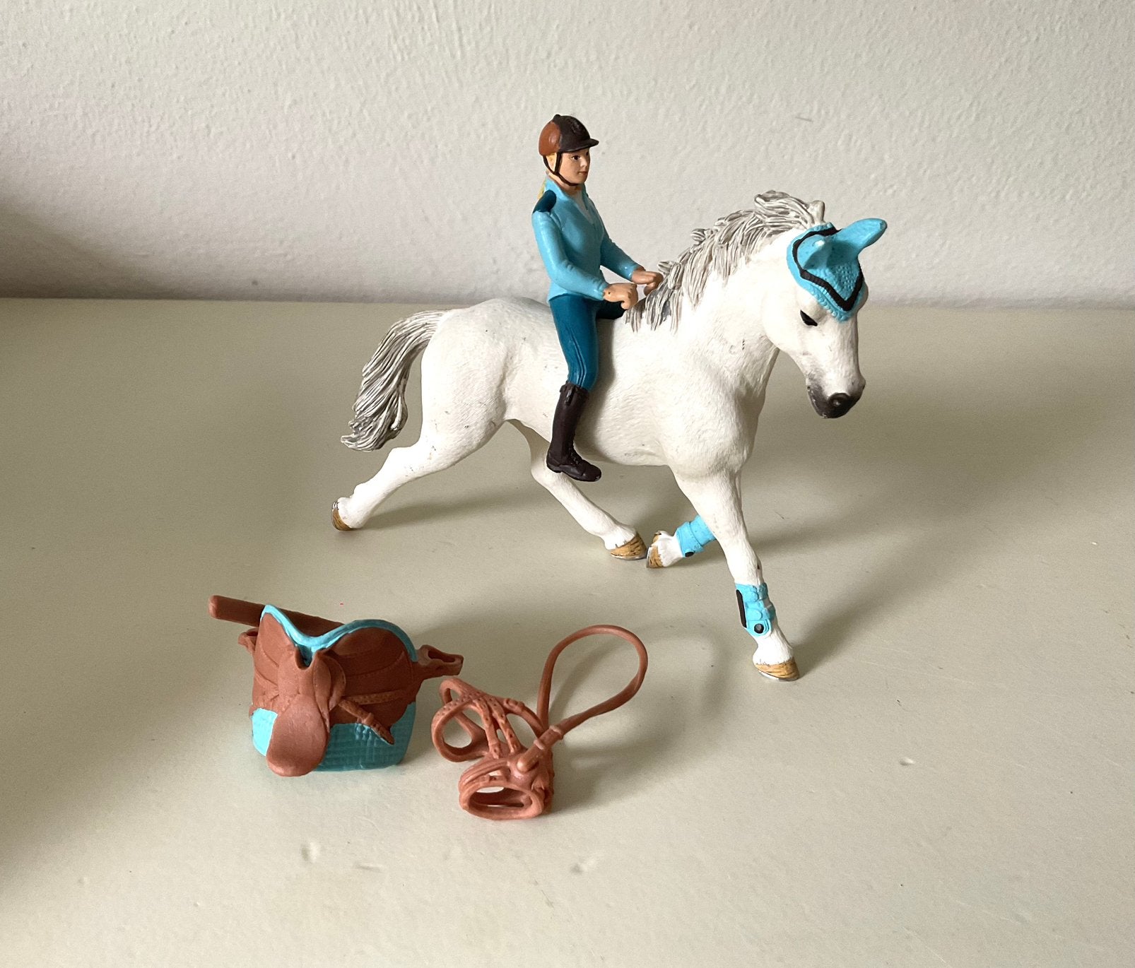 Schleich competitie paard met ruiter 42111, Verzenden, Zo goed als nieuw, Paard, Beeldje of Figuurtje