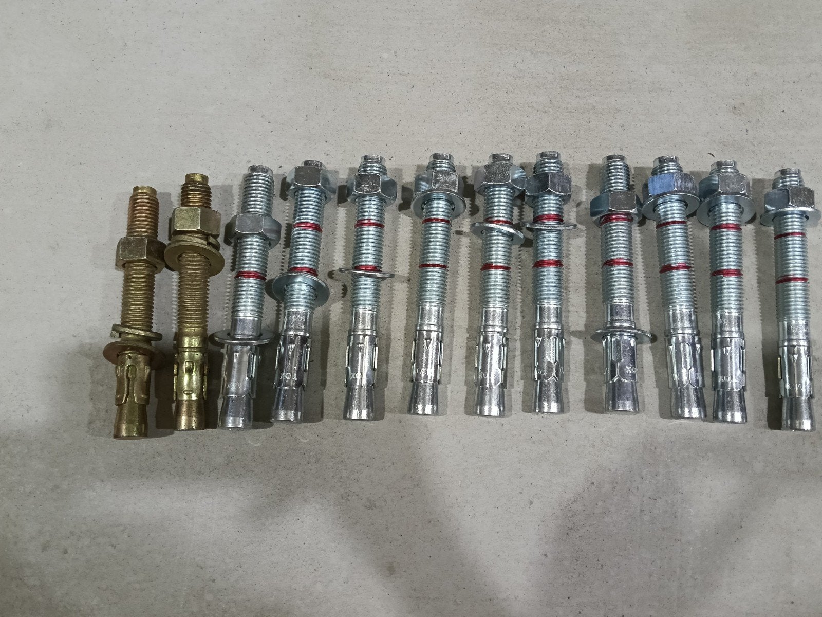 Nieuwe doorsteekankers M20 - 12 stuks keilbouten, Ophalen of Verzenden, Nieuw