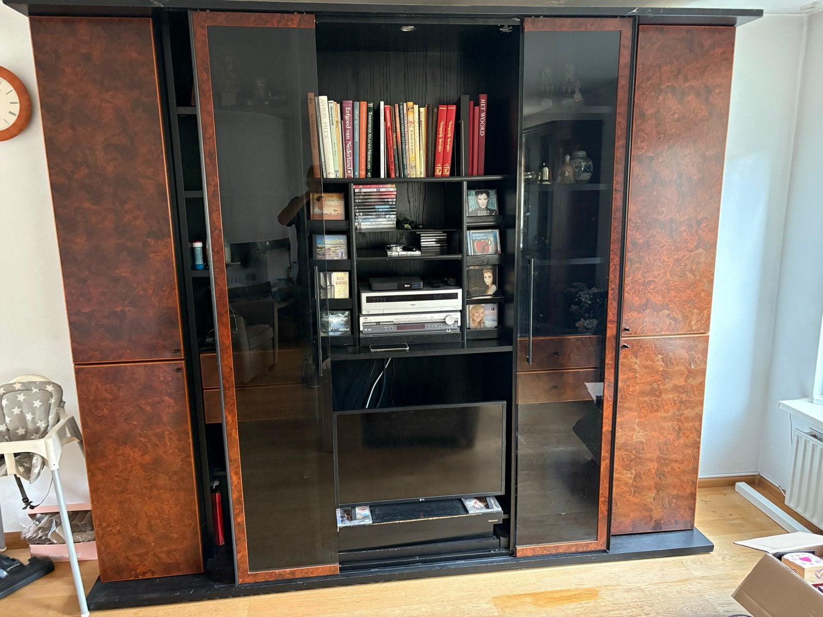 Stijlvolle Kamerkast / Boekenkast met Vitrine en Opbergruimt, Ophalen, Gebruikt