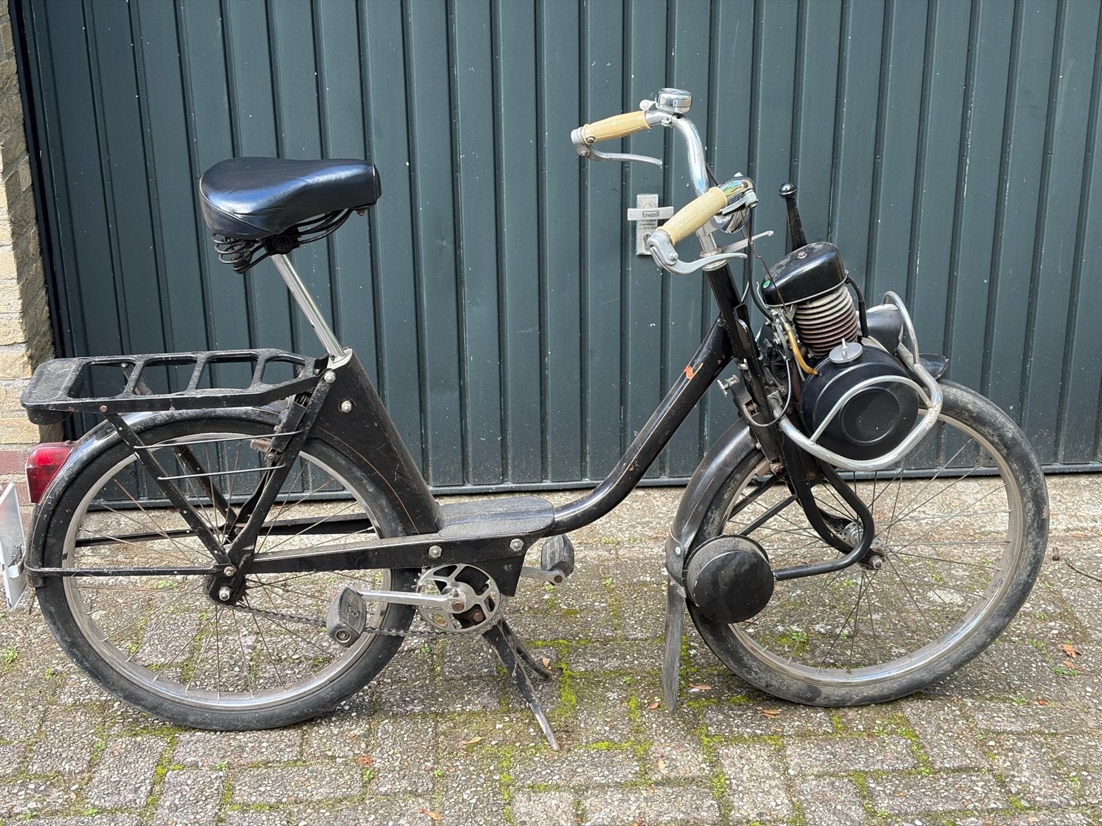 Originele Franse Solex 2200 met kenteken en extra's, Fietsen en Brommers, Ophalen, Gebruikt, 2200 (Koffertje)