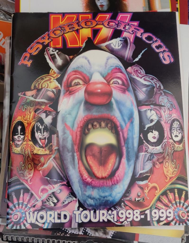 Kiss tourbook, Ophalen of Verzenden, Zo goed als nieuw