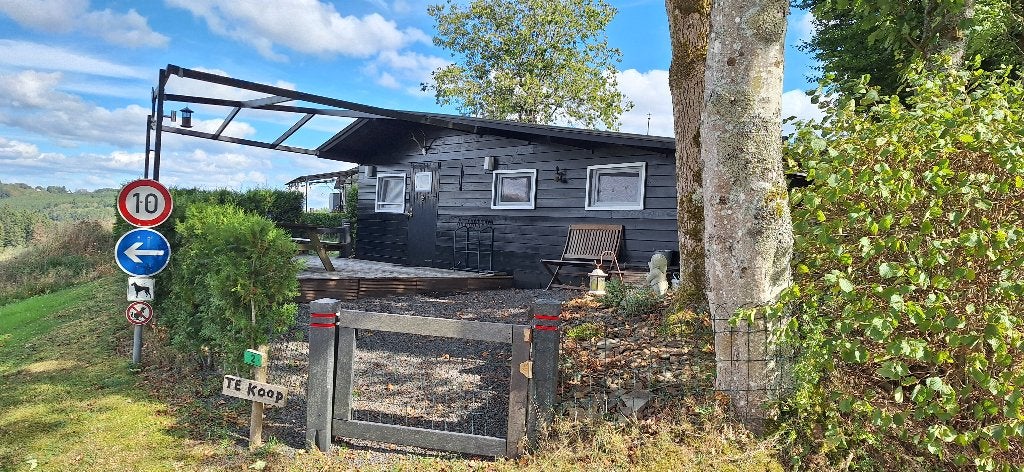 Mooie houten chalet/stacaravan in de Belgische Ardennen, In bergen of heuvels, 2 slaapkamers, Recreatiepark, Huisdier toegestaan