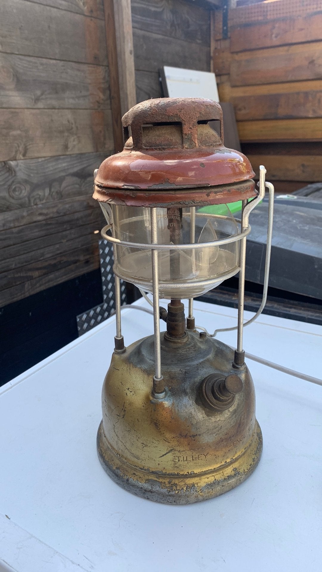 Engelse campinglamp petroleum, Ophalen of Verzenden