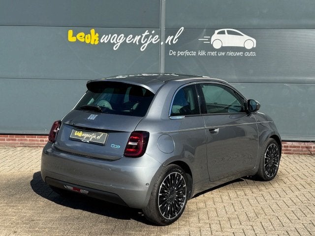 Fiat 500 e La Prima by Bocelli 42 kWh *pano *camera *carplay, Gebruikt, 118 pk, Leder, Automatische klimaatregeling