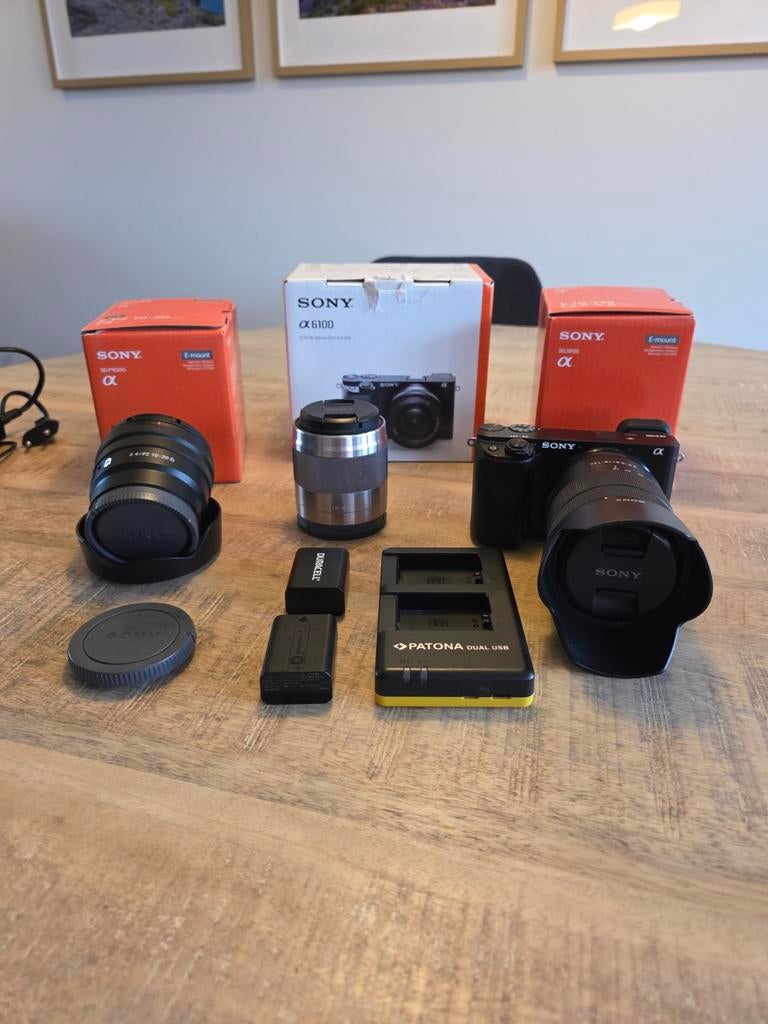 Sony a6100 + 3 lenzen (18-135mm, 50mm, 10-20mm), Compact, Ophalen of Verzenden, Zo goed als nieuw, Sony