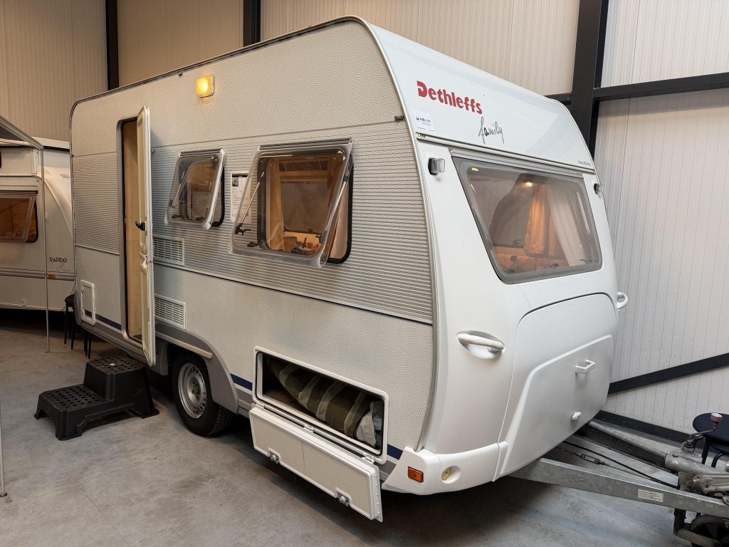 Dethleffs Camper Family 430 T LICHTGEWICHT - VOORTENT - TOP!, Caravans en Kamperen, Caravans, Standaardzit, Bedrijf, Tot en met 4