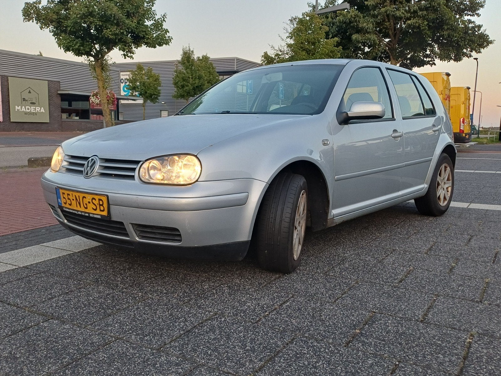 Volkswagen Golf 1.9 TDI 74KW 2003 Grijs, Auto's, Voorwielaandrijving, 4 cilinders, 100 pk, Origineel Nederlands
