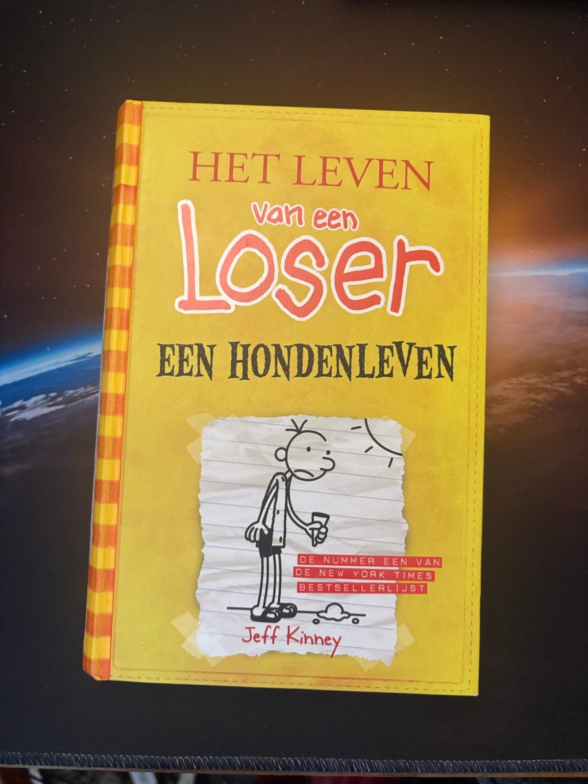 Het Leven van een Loser: Een Hondenleven - Jeff Kinney, Boeken, Ophalen of Verzenden, Gelezen, Fictie
