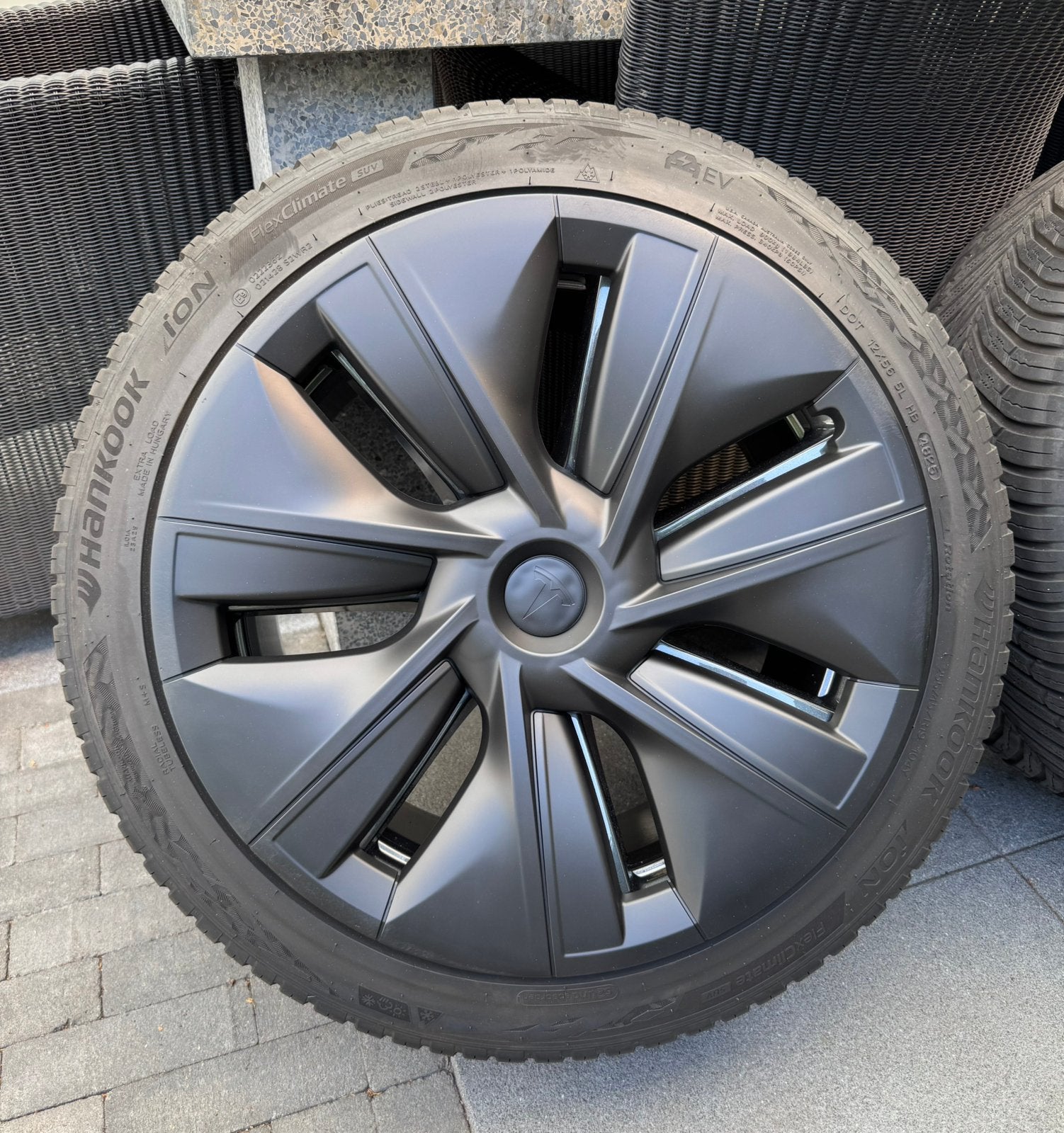 Zwarte 19 inch wieldoppen voor Tesla model Y 4 stuks + 1., Auto diversen, Wieldoppen, Ophalen of Verzenden, Zo goed als nieuw