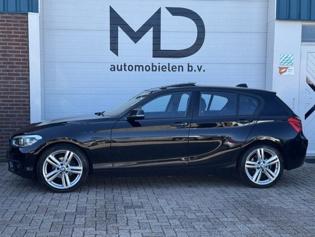 BMW 1-serie 118i High Executive Sport-Schuifdak-LED-Automaat, Gebruikt, Zwart, Bedrijf, 650 kg