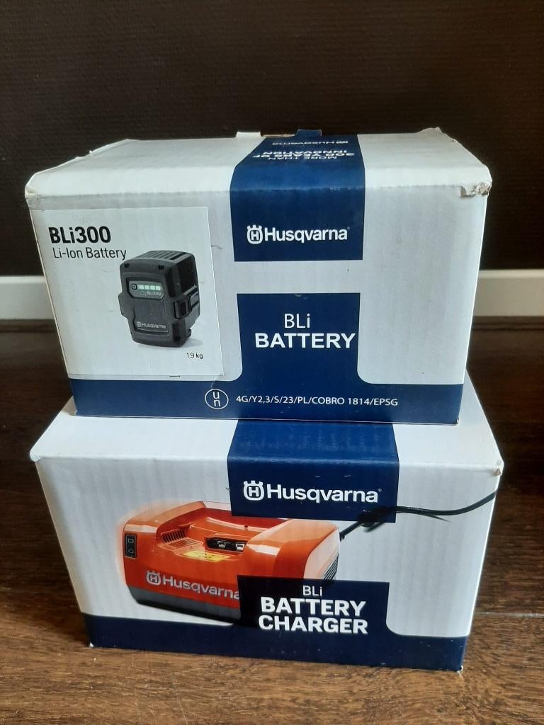 Husqvarna BLi300 Accu + QC330 Snellader, Ophalen, Nieuw