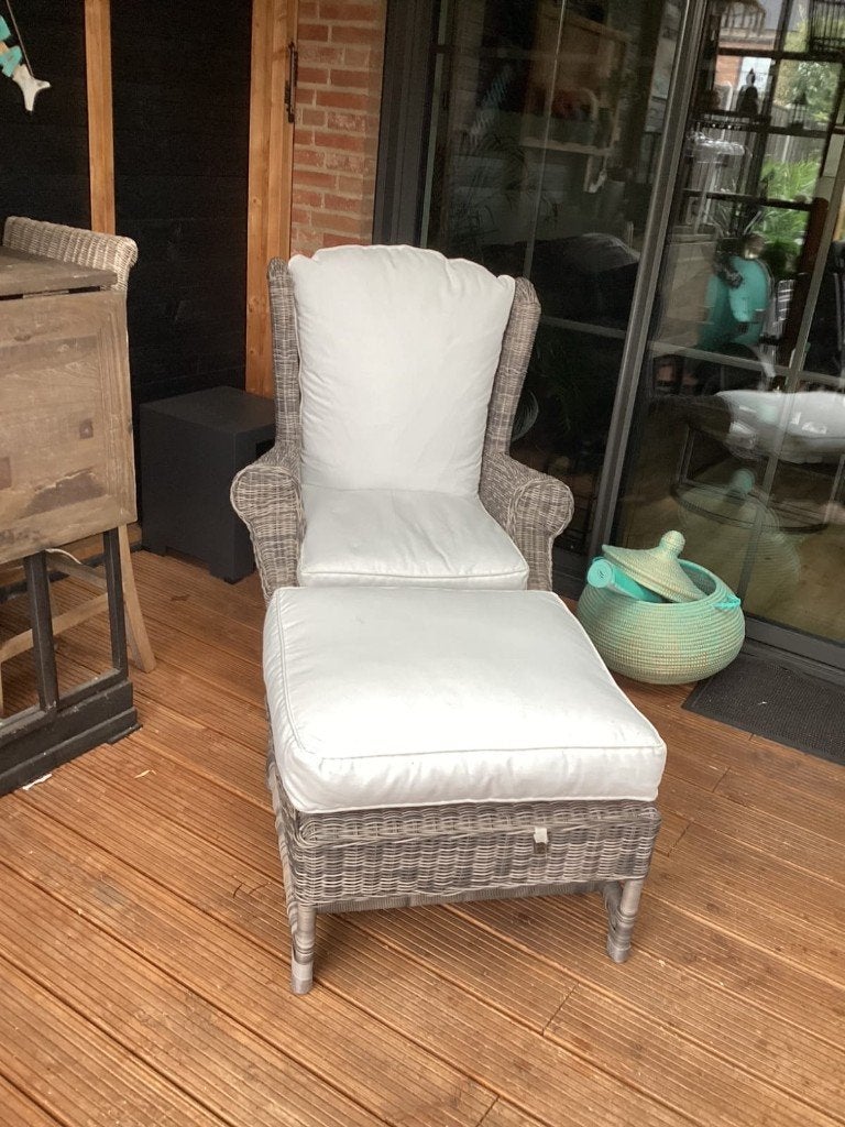Riviera Maison  Nicolas Outdoor Wing Chair + footstool, Huis en Inrichting, Ophalen, Overige kleuren, Riet of Rotan, Zo goed als nieuw
