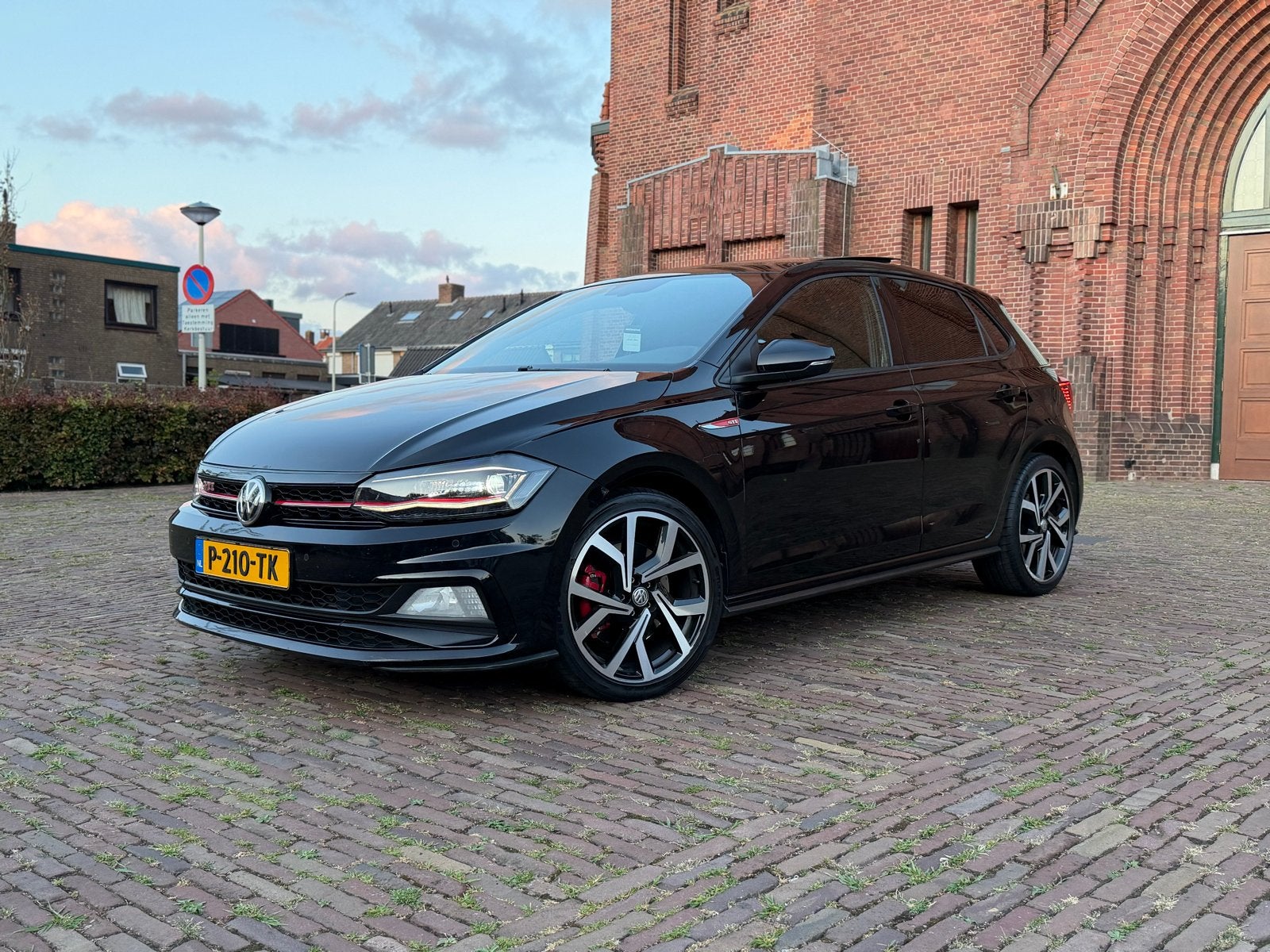 Volkswagen Polo 2.0 TSI 200pk 6-DSG 2019 PANO Etc, Auto's, Stof, Zwart, 4 cilinders, 1984 cc