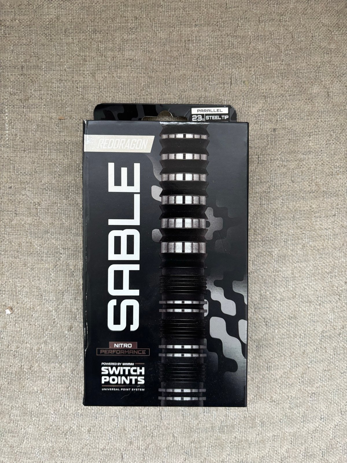 Red Dragon Sable Darts 23g Steel Tip - Nieuw in doos, Sport en Fitness, Ophalen of Verzenden, Nieuw, Pijlen