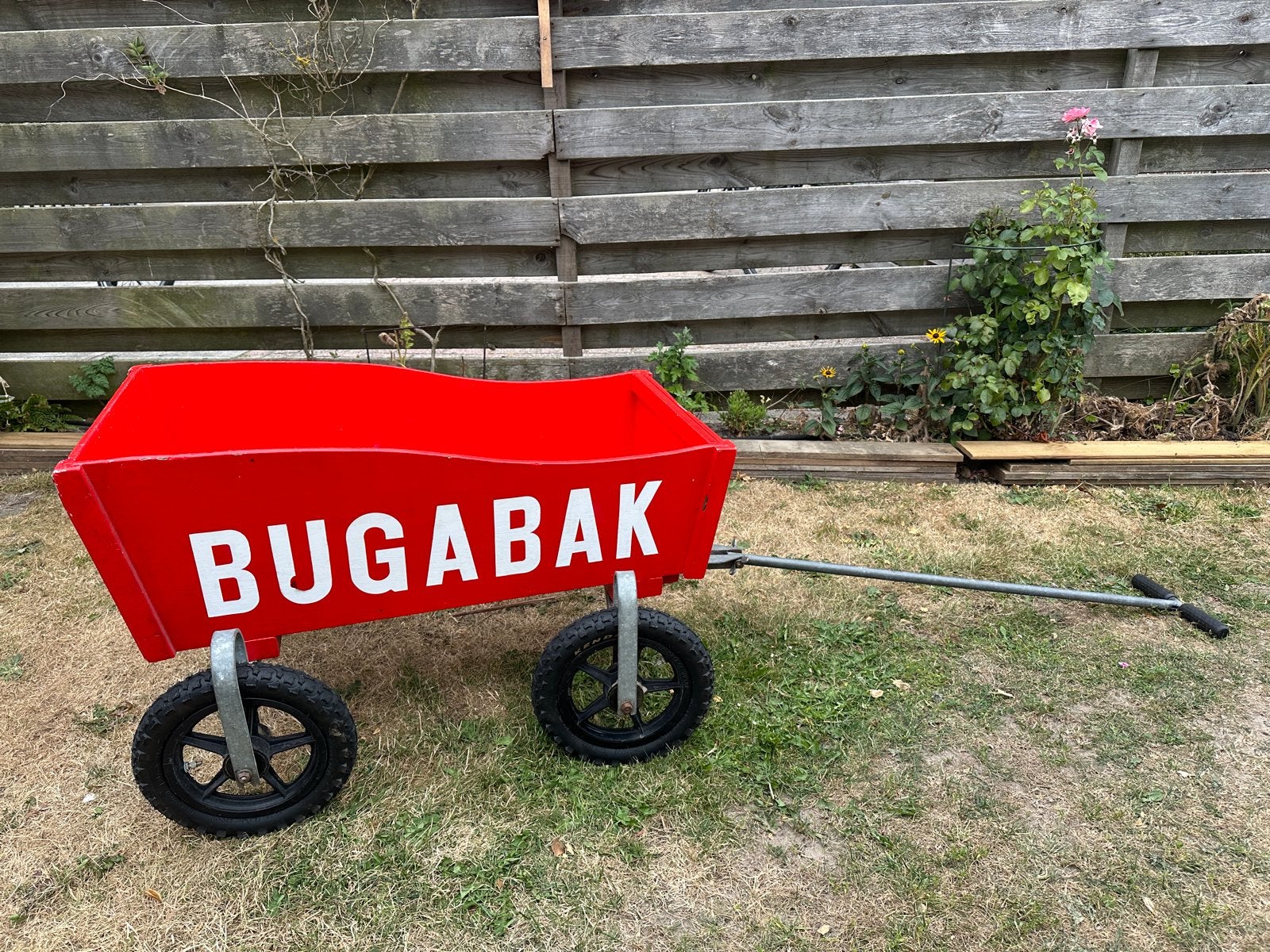 Stevige rode bolderkar - Ideaal voor kinderen, Caravans en Kamperen, Ophalen, Zo goed als nieuw