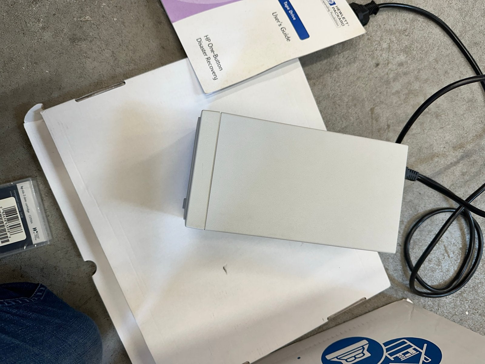 HP SureStore DAT24 Tape Drive voor dataservers, Gebruikt, SCSI, Server, HDD