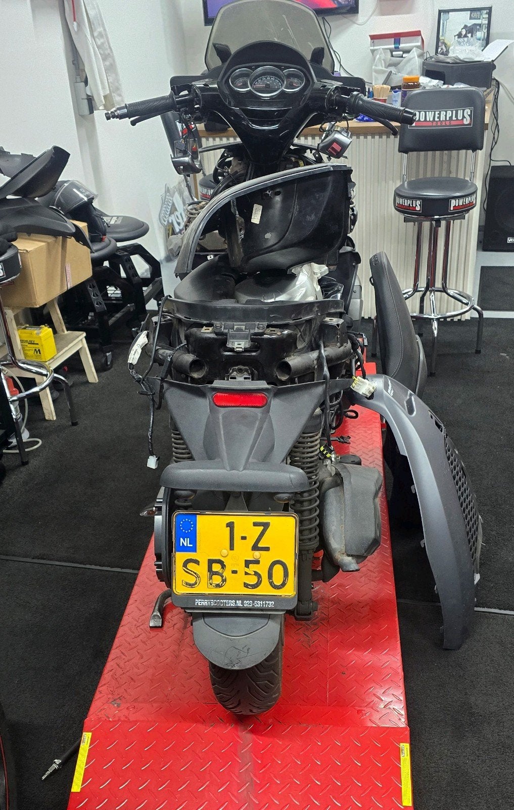PIAGGIO MP3 YOURBAN 300CC – OPKNAPPER / ONDERDELEN, Motoren, Ophalen