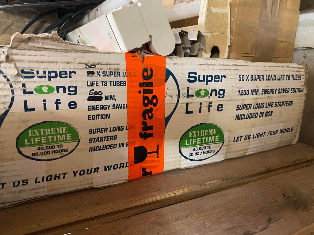 doos met nieuwe TL lampen 120 cm lang +/- 50 stuks, 30 tot 60 watt, Overige typen, Nieuw, Overige fittingen