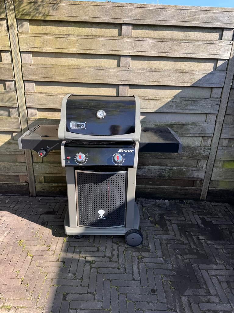 Weber Spirit E-220 Gasbarbecue met hoes, Ophalen, Gebruikt