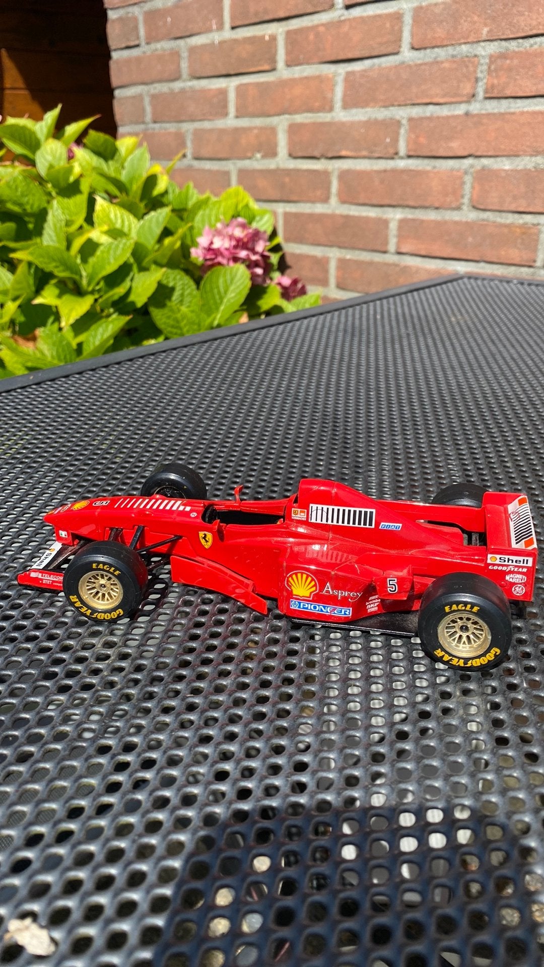 Mooi model 1/24 Ferrari F1, Ophalen of Verzenden, Zo goed als nieuw, Bburago