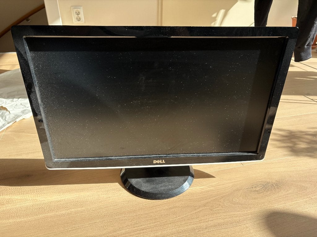 Dell ST2410B 24 inch monitor, Computers en Software, Ophalen, DVI, Gebruikt, Kantelbaar