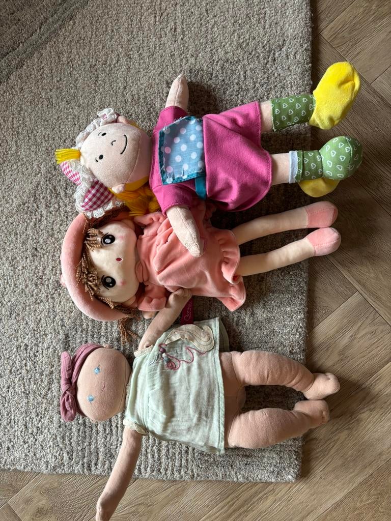 Drie poppen in goede staat - gratis op te halen, Kinderen en Baby's, Ophalen, Gebruikt, Babypop