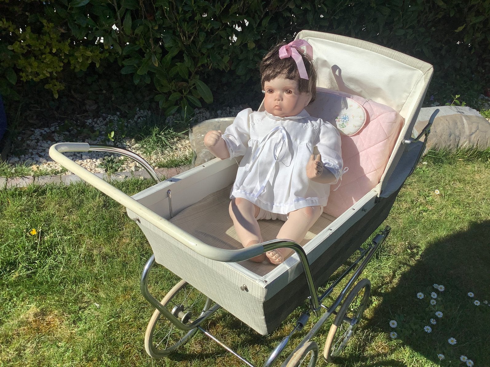 Kinderwagen met pop, Verzamelen, Poppen, Ophalen, Zo goed als nieuw, Pop