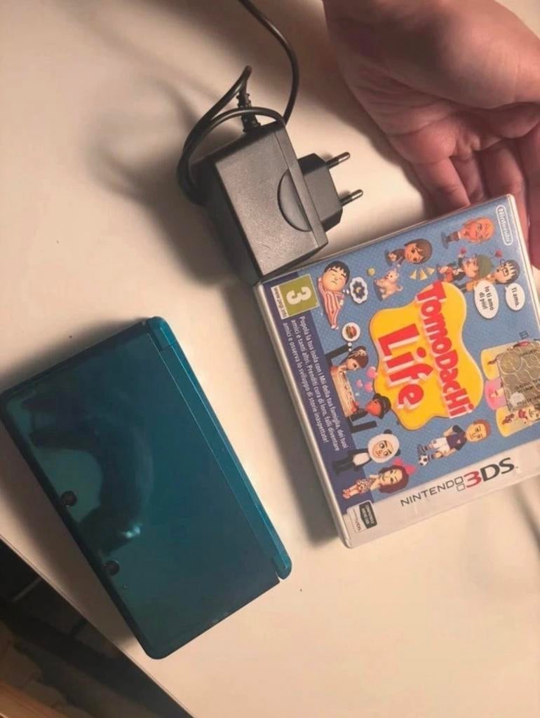 Nintendo 3DS Refurbished + Tomodachi Life, Spelcomputers en Games, Spelcomputers | Nintendo 2DS en 3DS, Met games, Blauw, Ophalen of Verzenden