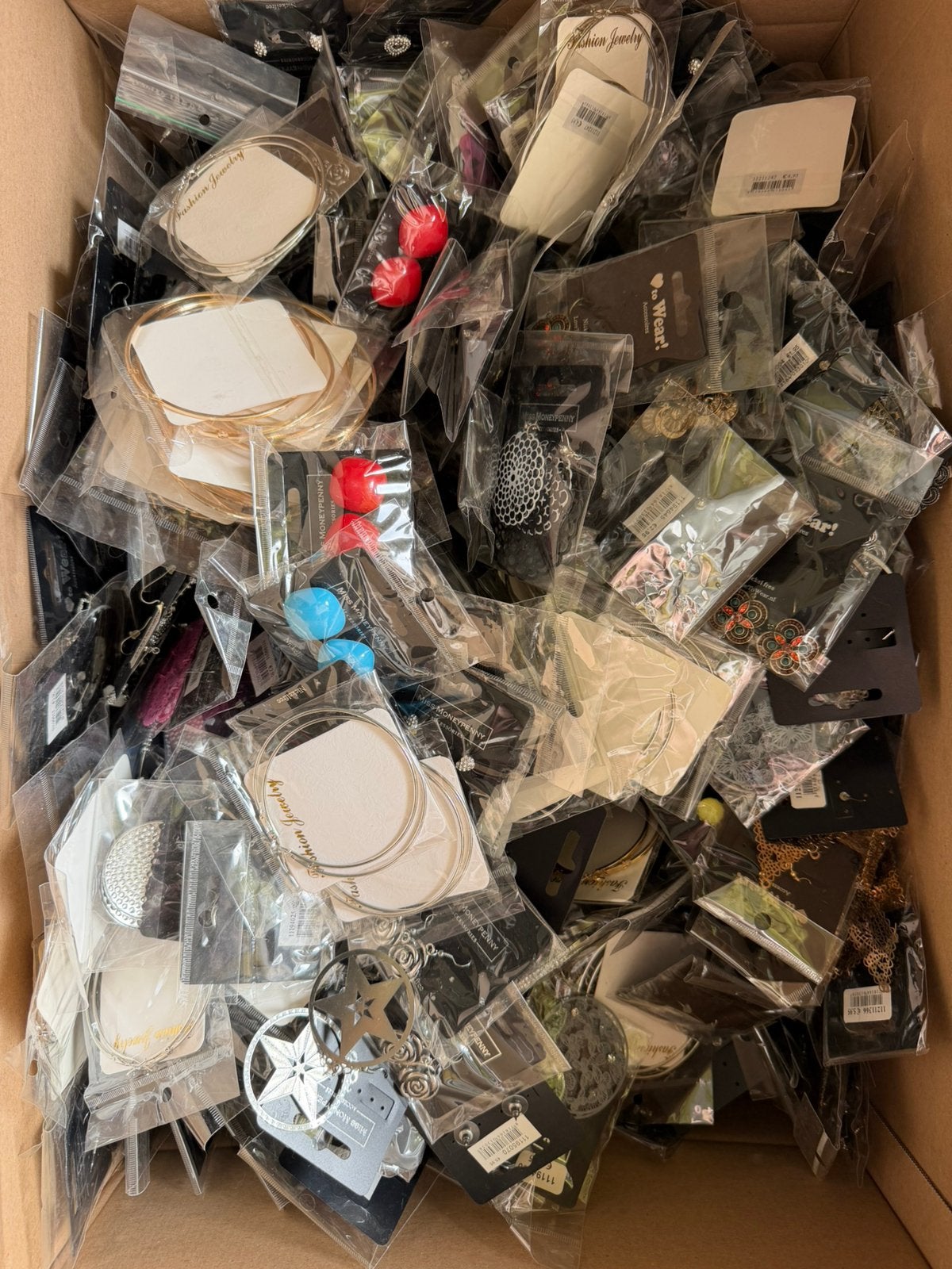 Oorbellen MYSTERY BOX (mystery box), Verzenden, Zo goed als nieuw, Overige kleuren, Overige materialen